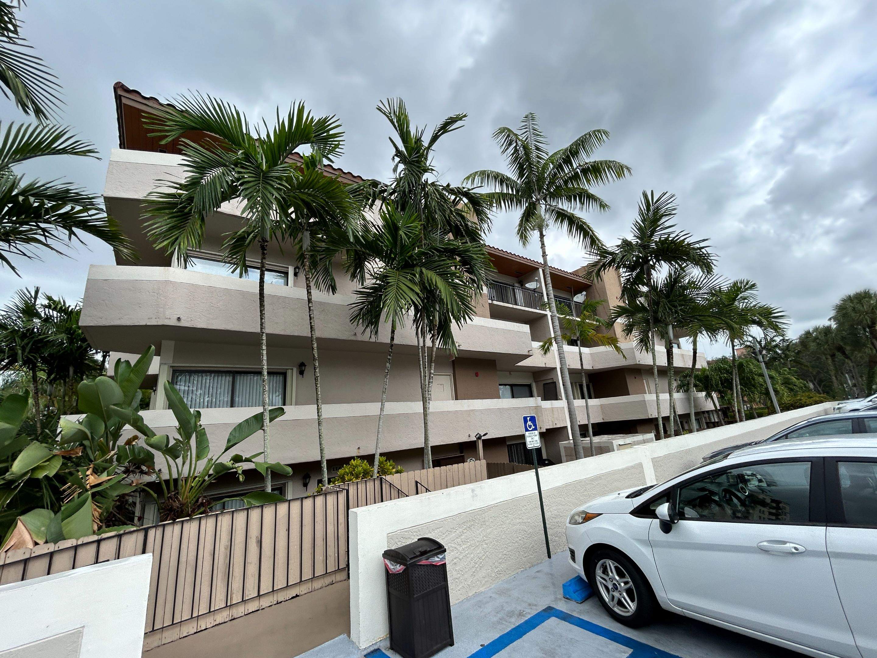 Palm Crest Villas Condo by Souffront Construction & Engineering