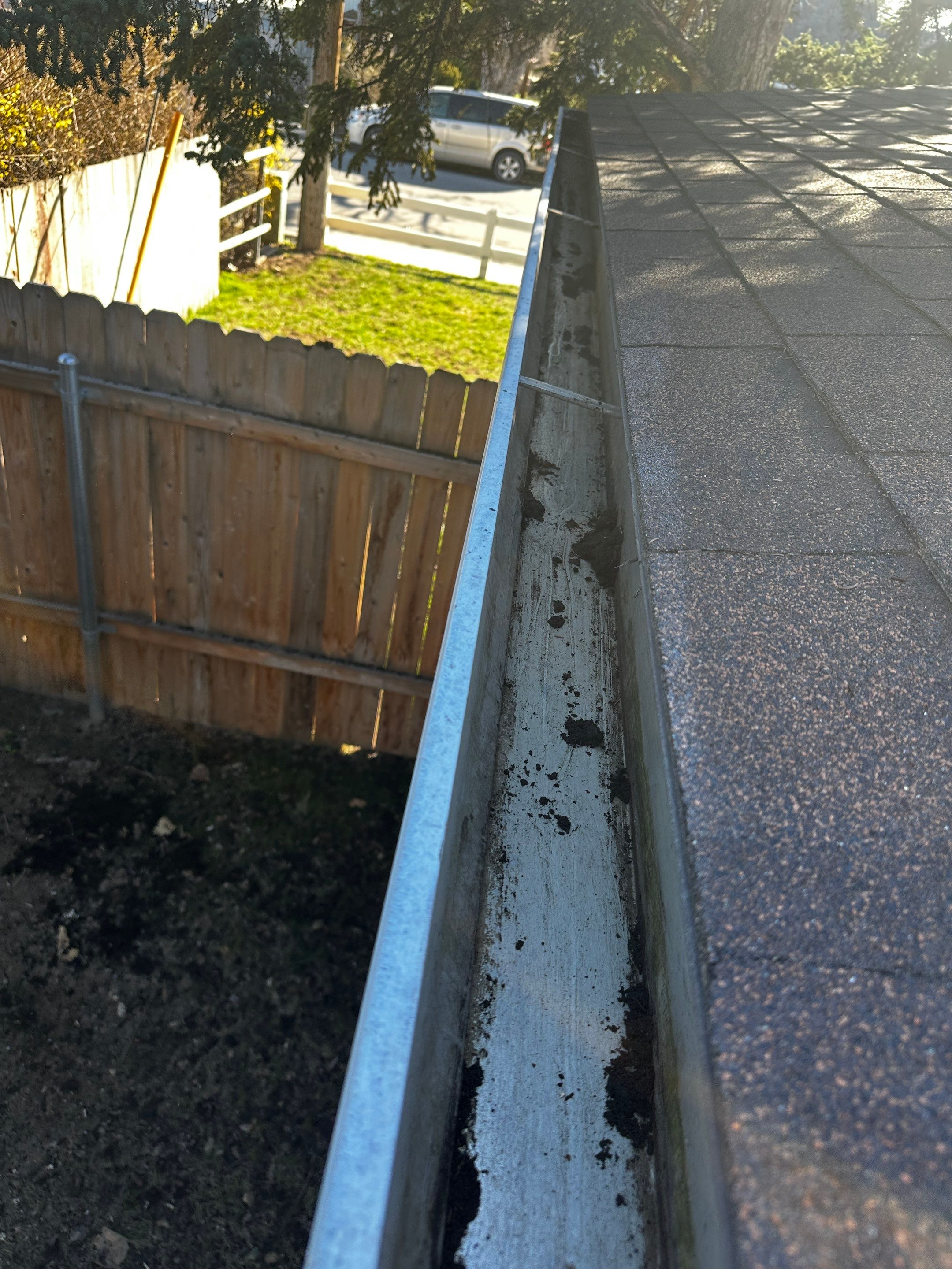 Commercial gutter cleaning Boise after photo with clean gutters