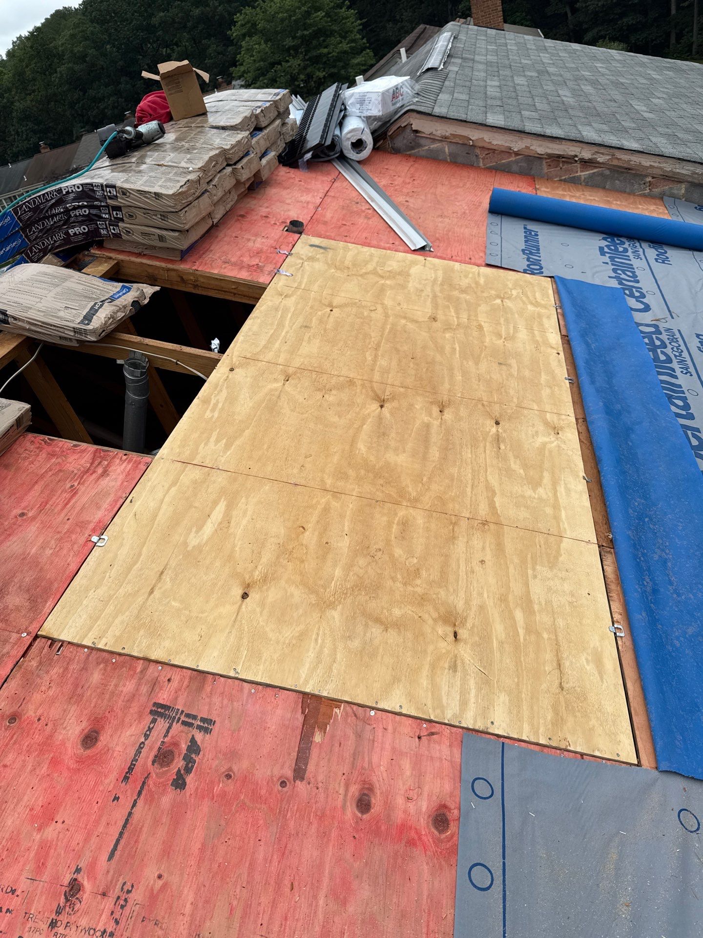 Woodbridge: Residential Roof Replacement with CertainTeed Landmark PRO in Max Def Georgetown Gray by RM Banning, Inc.