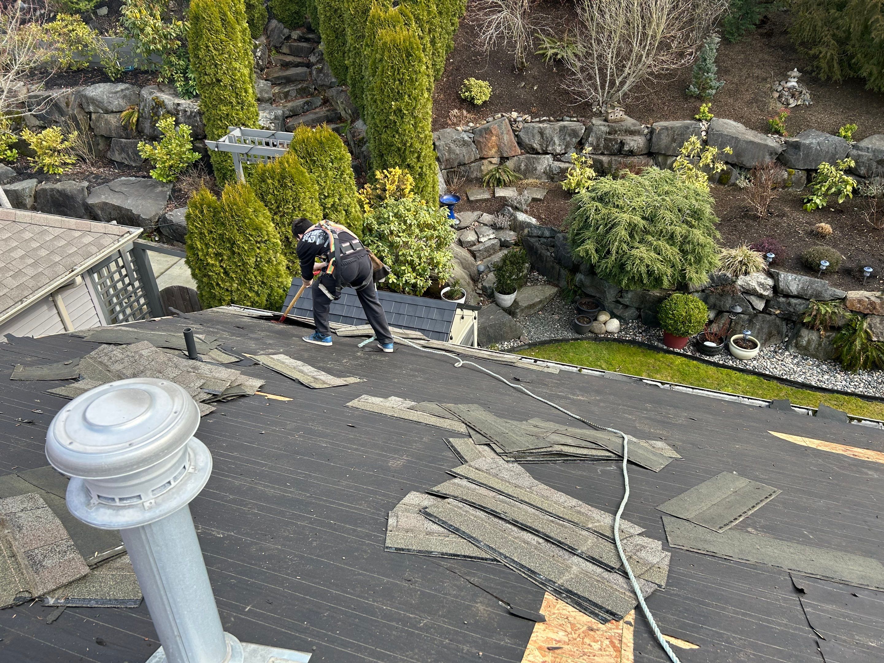 Residential Roofing Installation using OC Oakridge shingles by Top Notch Roofing Inc