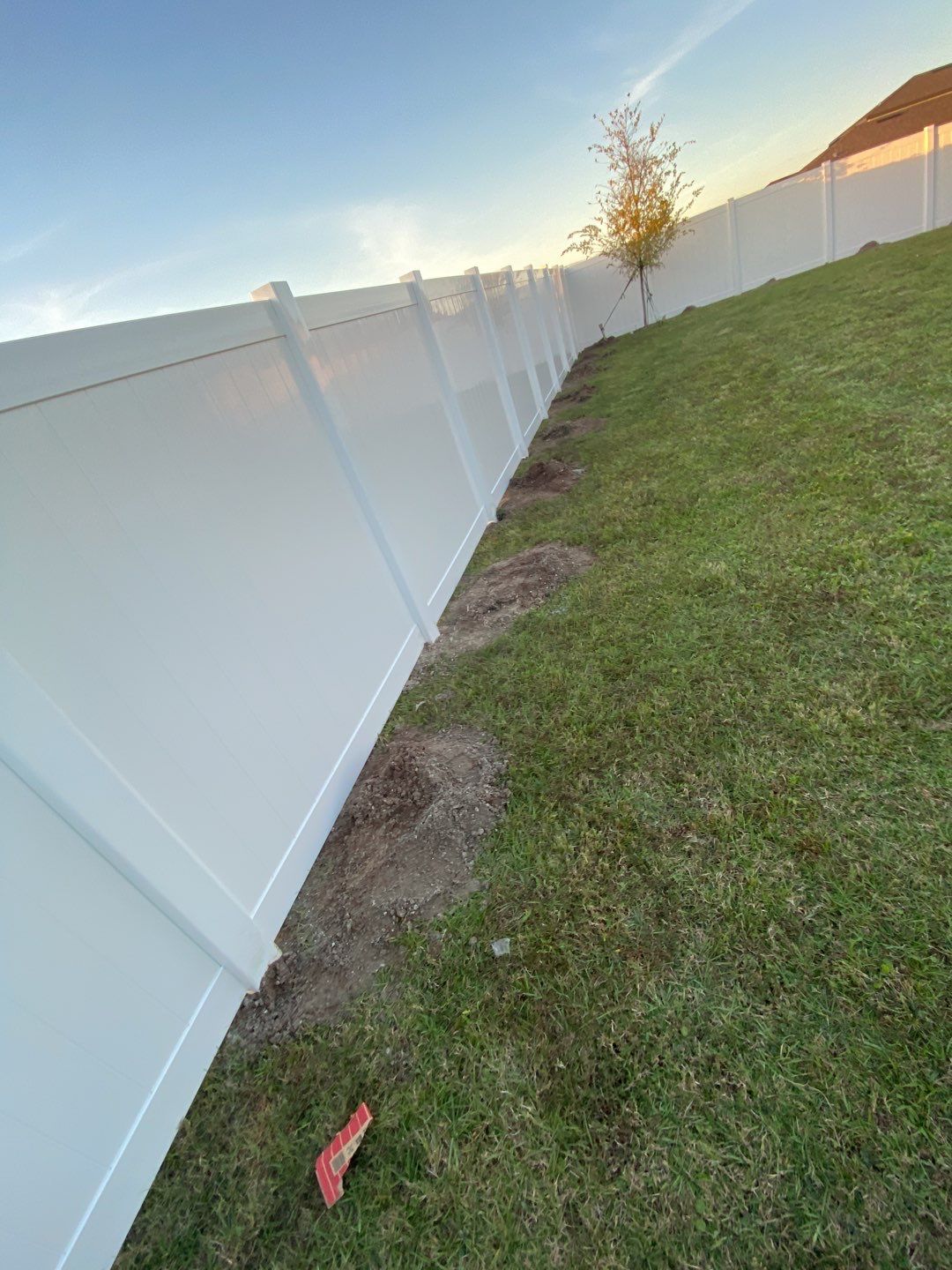 Ruskin, FL  6 ft. Tall White Vinyl Privacy Fence  by Asap fence and gates, LLC