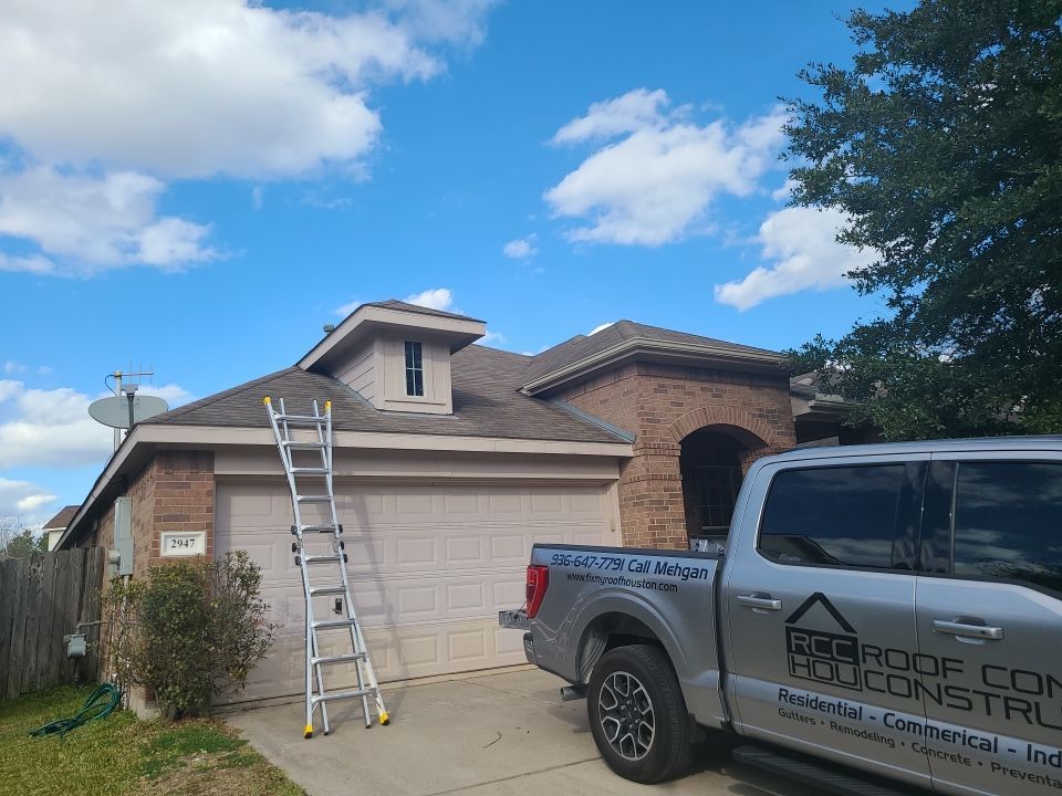 SureStart PLUS 4-STAR Warranty Fully covers materials, labor, tear-off and disposal expenses in years 1-50. by Roof Concepts Construction