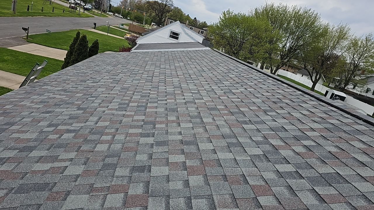 ATLAS PINNACLE COLOR: SUMMER STORM DRIP EDGE: WHITE by Eagle Eye Roofing