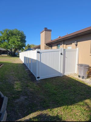 Vinyl Fence Installation in Port Charlotte