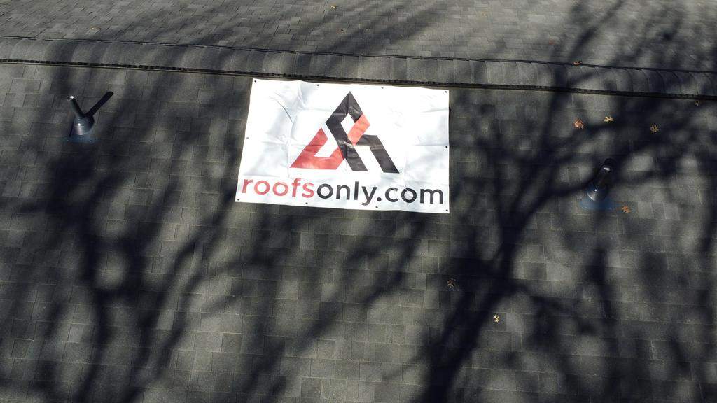 Onyx Black - Owens Corning TruDefinition Oakridge by RoofsOnly.com