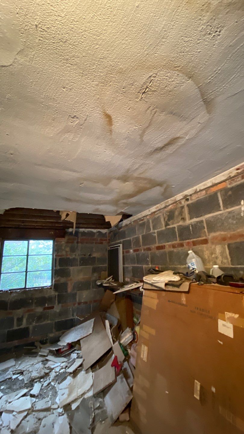 Arlington: CertainTeed Landmark Pro Designer Shingles in Max Def Burnt Sienna by RM Banning, Inc.