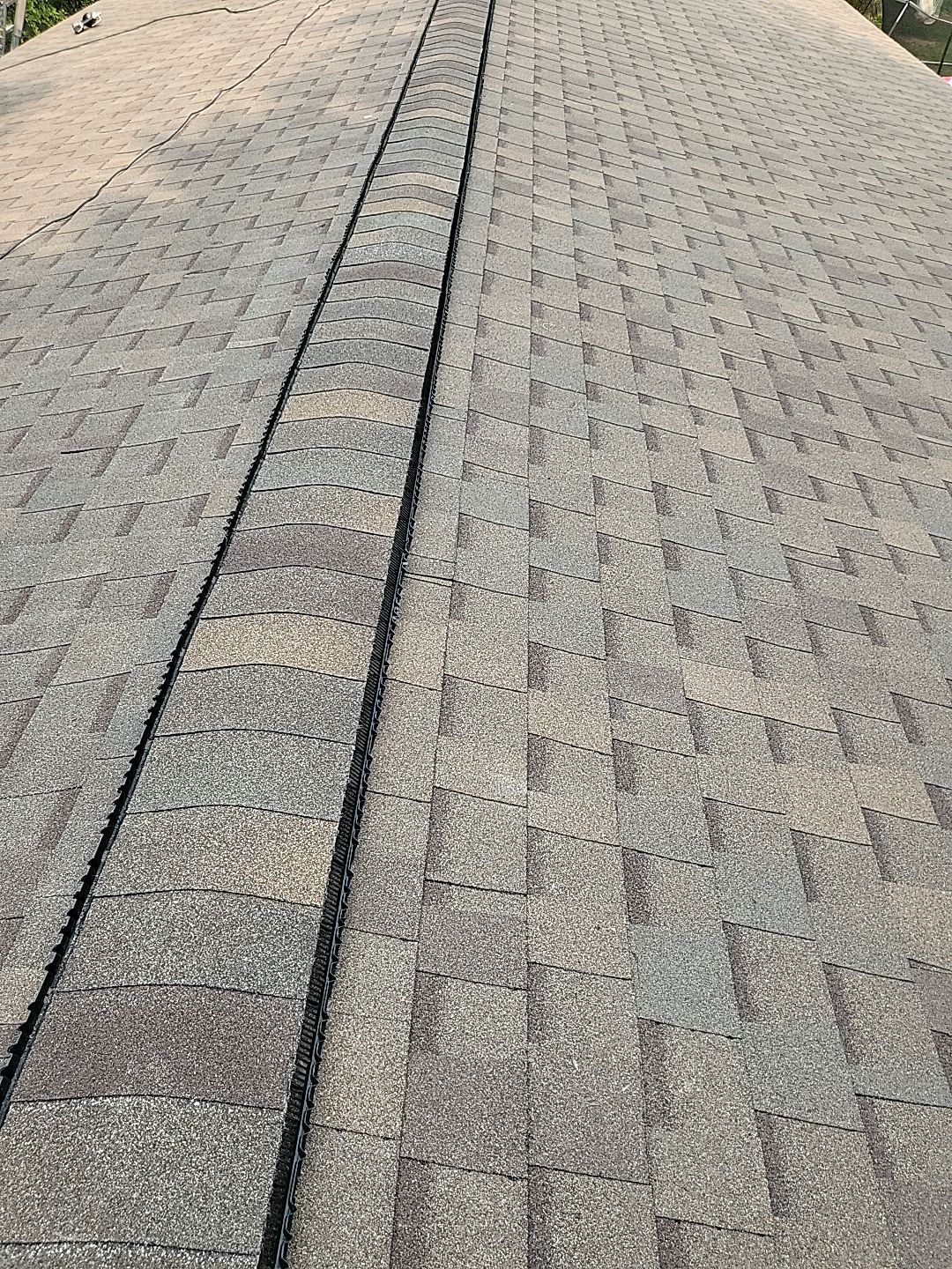 ATLAS PINNACLE COLOR: HEATHERBLEND by Eagle Eye Roofing