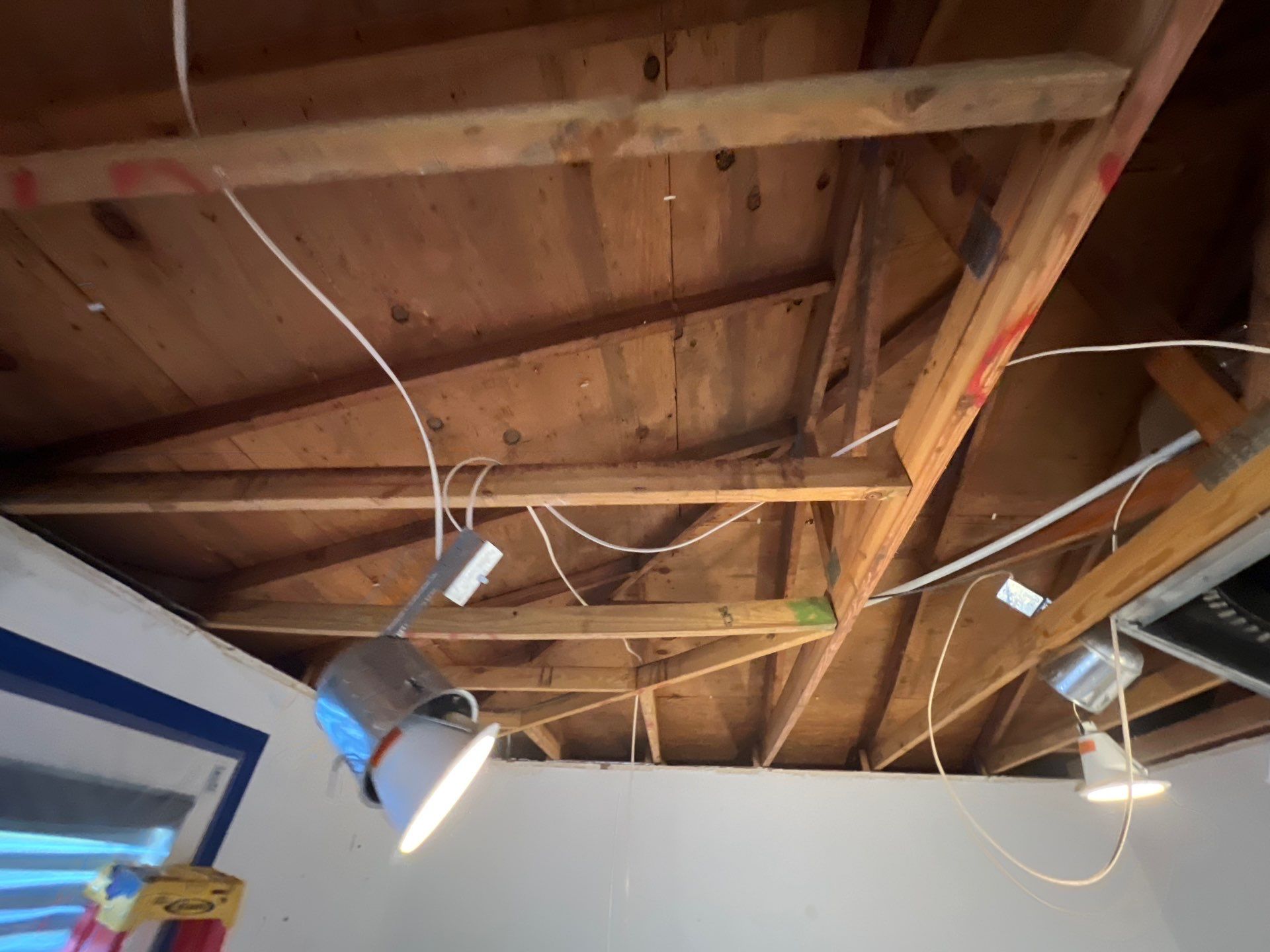 Windstorm Damage & Multi-Room Water Mitigation in St. Petersburg by Right On Time Restoration