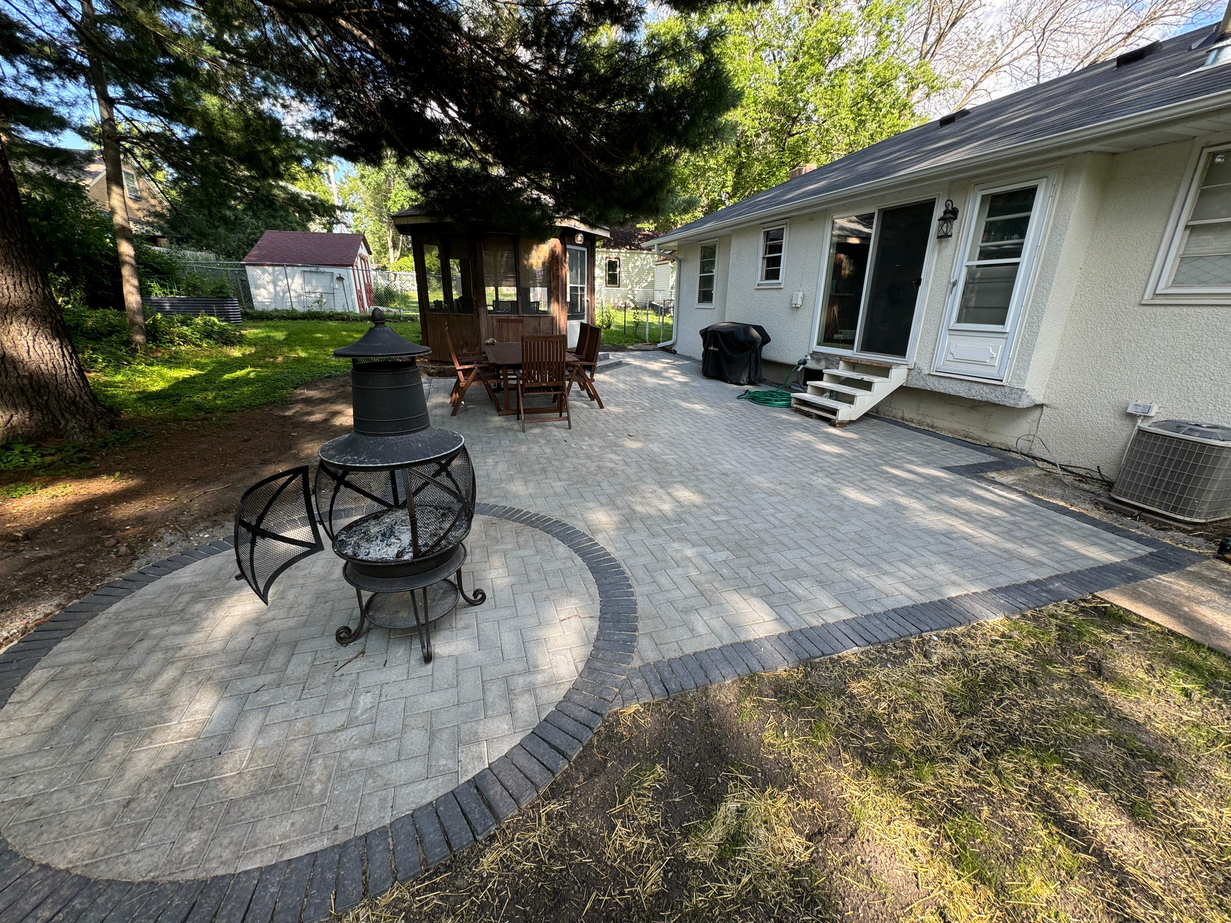 Patio  by Sota landscaping