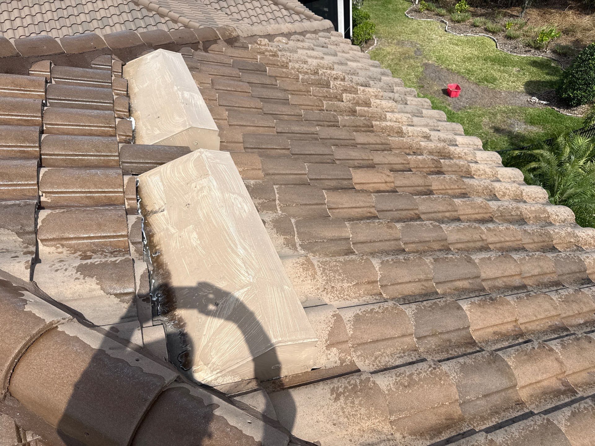 Tile Roof & Pool Deck Cleaning in Artisan Lakes Esplanade, Palmetto, FL – Sunshine AquaWash by Sunshine AquaWash
