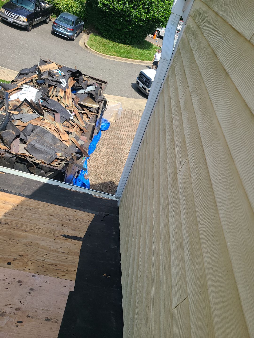 Arlington: CertainTeed Grand Manor Designer Shingles in Weathered Wood by RM Banning, Inc.