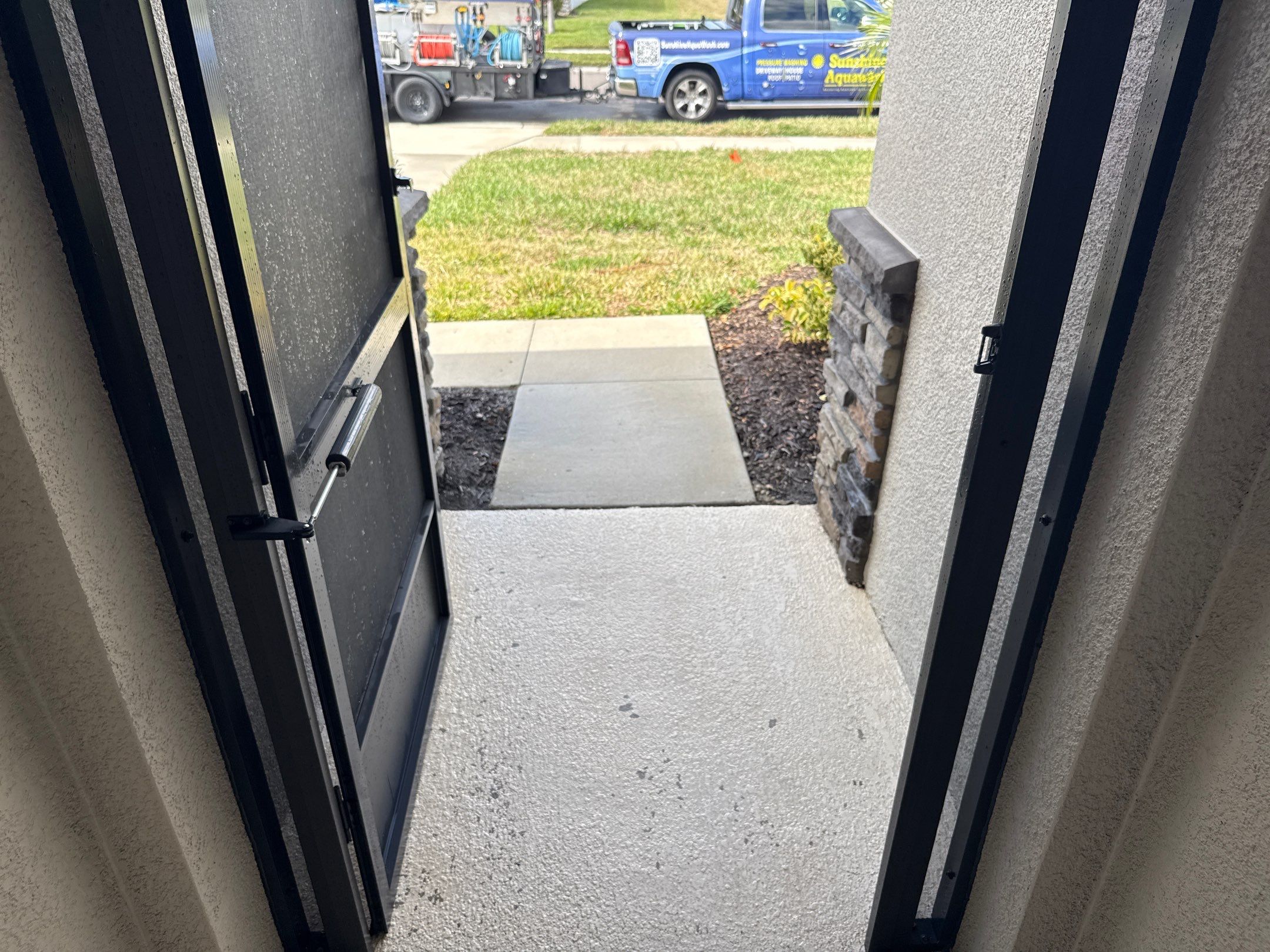 House Wash, Lanai Cleaning & Driveway Washing | Willow Walk Palmetto FL by Sunshine AquaWash