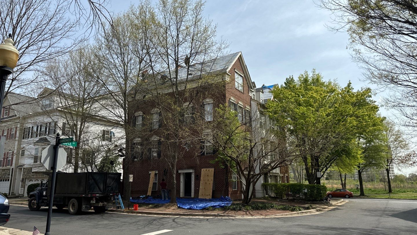 Alexandria: CertainTeed Landmark Pro Designer Shingles in Max Def Georgetown Gray by RM Banning, Inc.