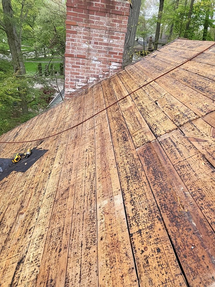 ATLAS PINNACLE COLOR: HEARTHSTONE DRIP EDGE: WHITE by Eagle Eye Roofing