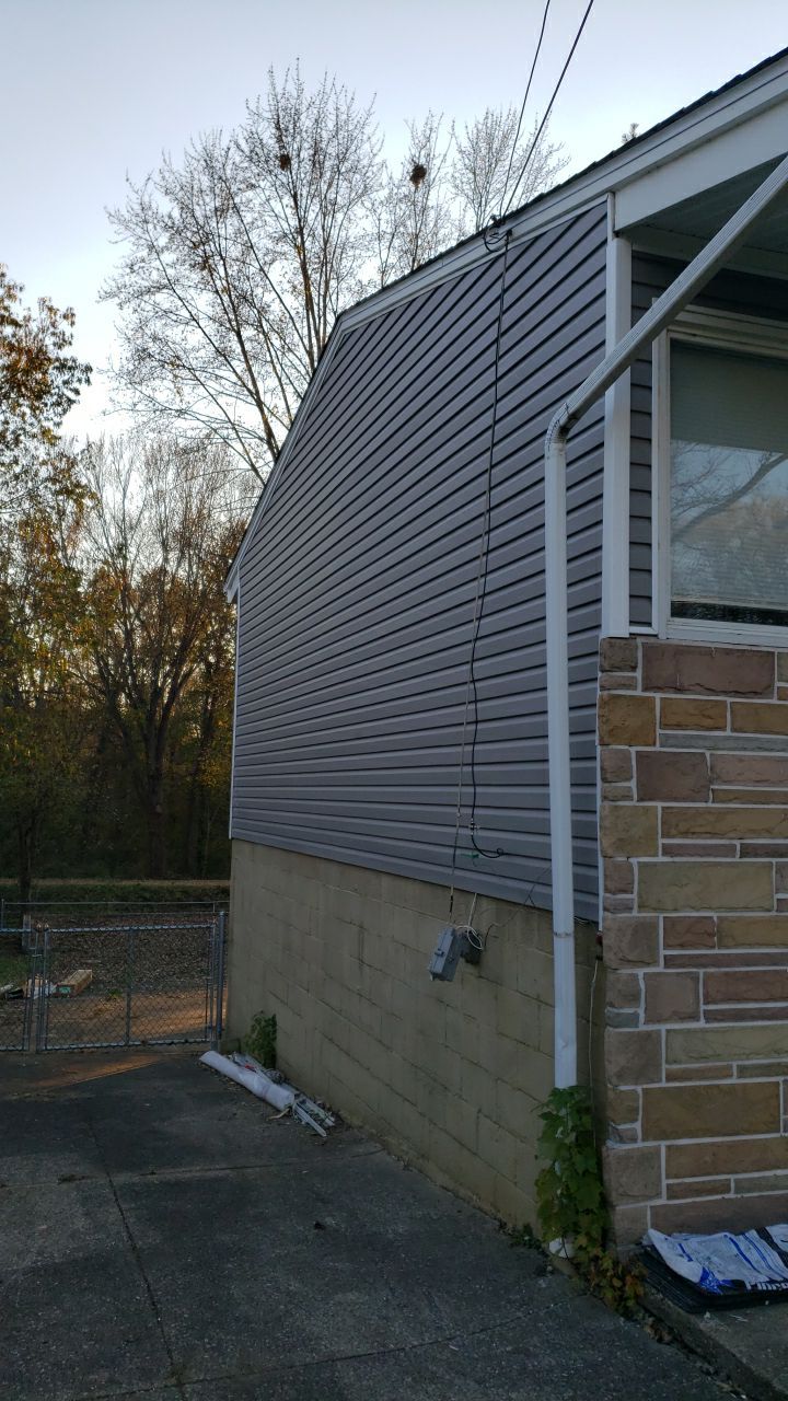 Brand: Atlas Pinnacle Color: Pristine Scotchgard Pweter Drip: White by Eagle Eye Roofing