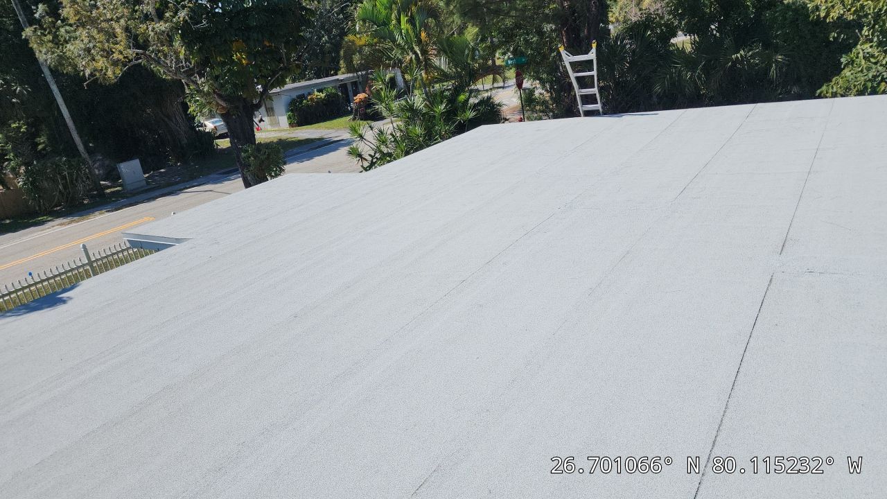 Flat Roof Repair in West Palm Beach – Professional, Efficient, and Leak-Free Solutions by Aastro Roofing