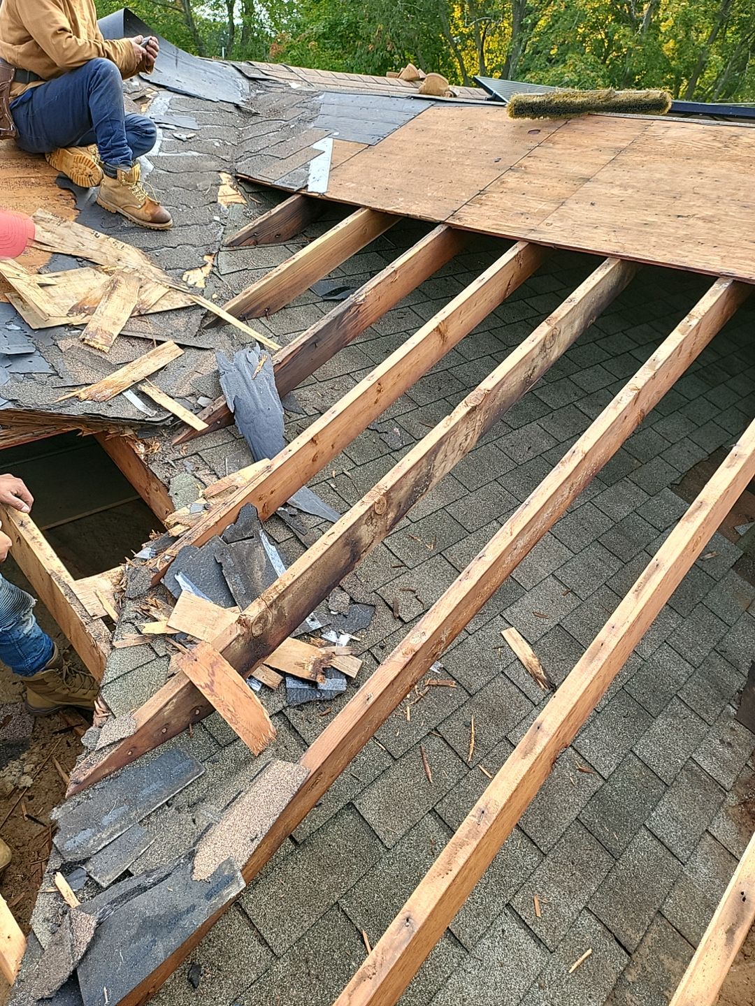 Residential Roofing Installation using Owens Corning TruDefinition Amber by A Plus Exterior