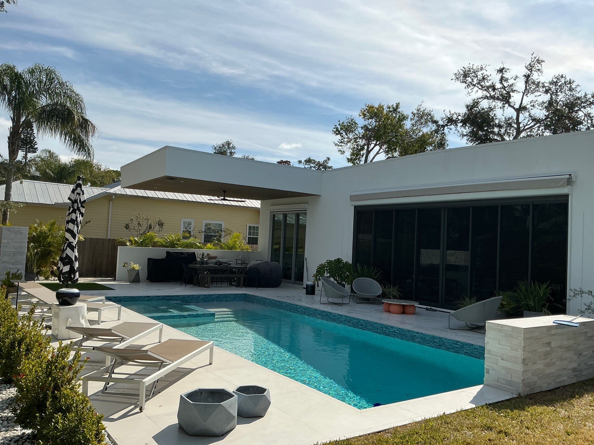 7 inch seamless gutters using smooth box gutters in Sarasota FL by Gutter Professors