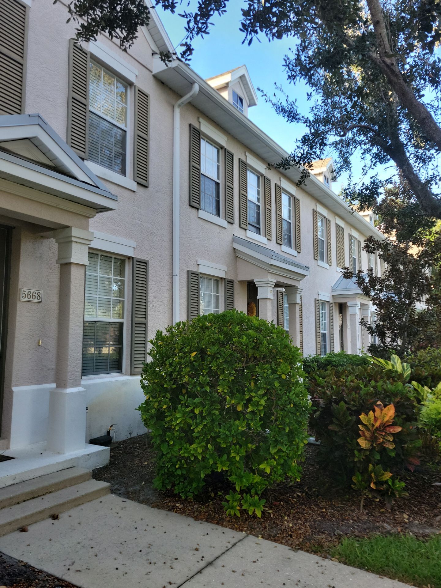 Gutter Cleaning Service in Fort Myers FL by Gutter Professors