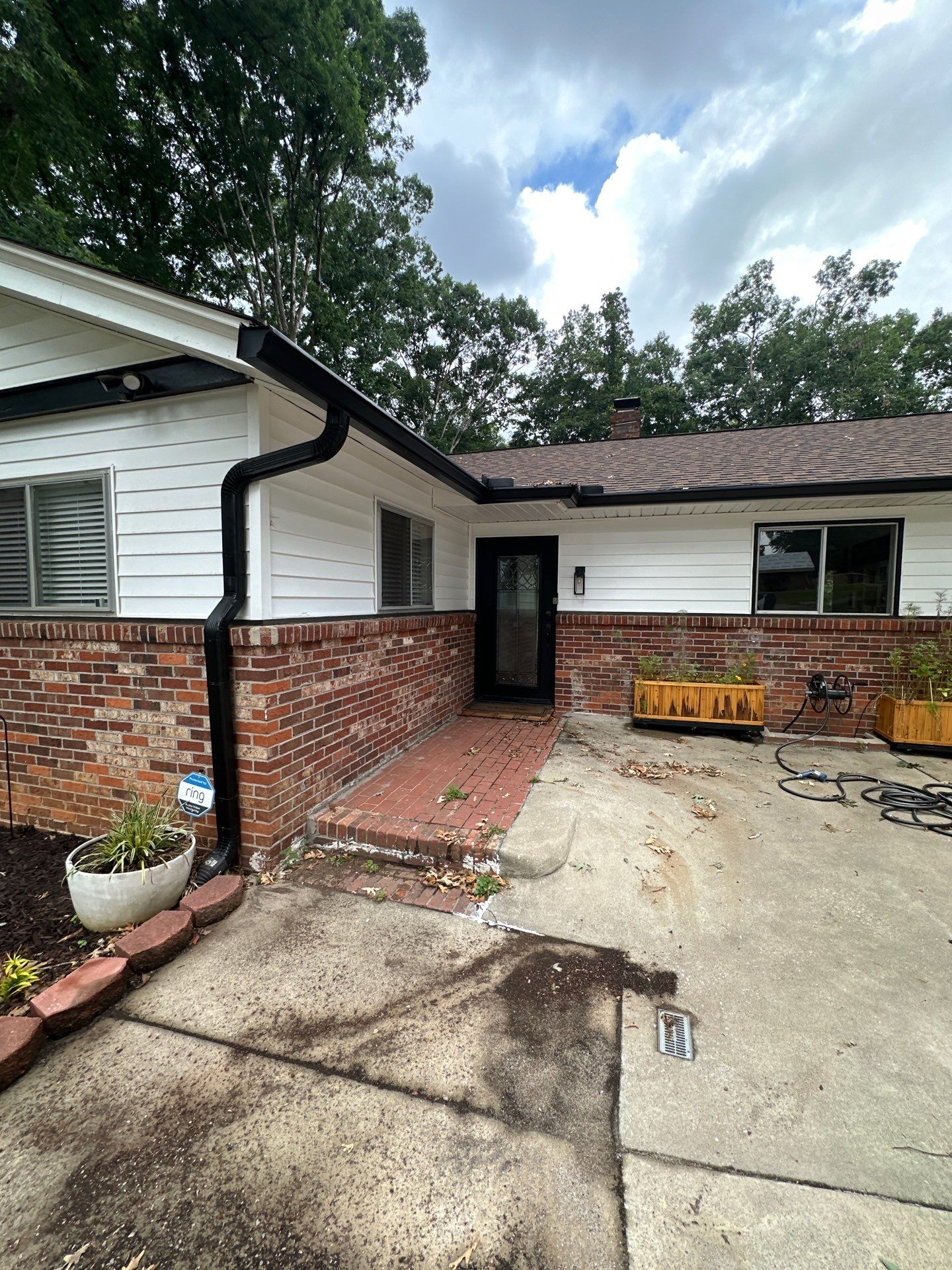 Mauldin Home Transformation With Custom Interior Molding and Exterior Painting by Painter1
