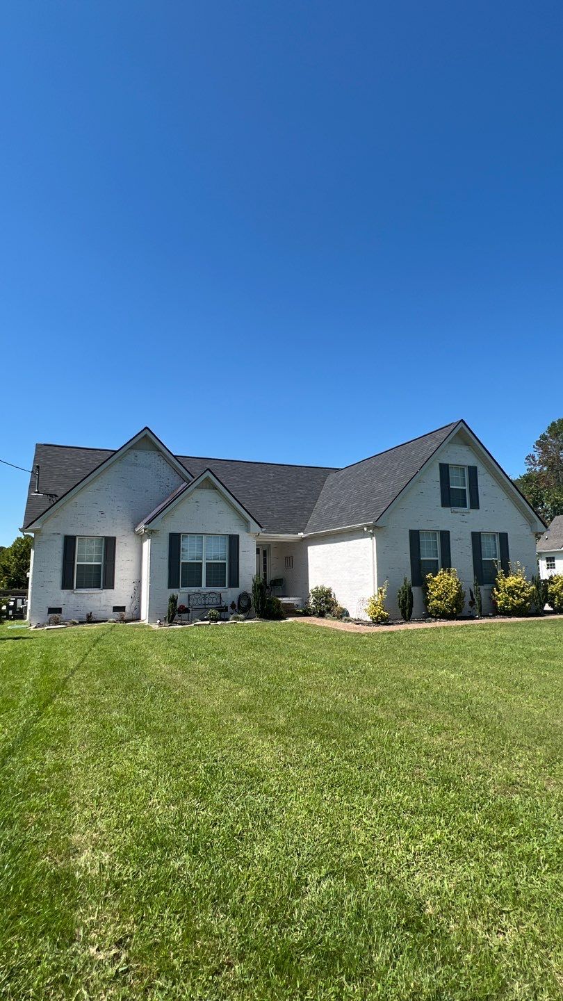 Residential Roofing Installation using Owens Corning Oakridge Roofing System by Undersun Roofing 