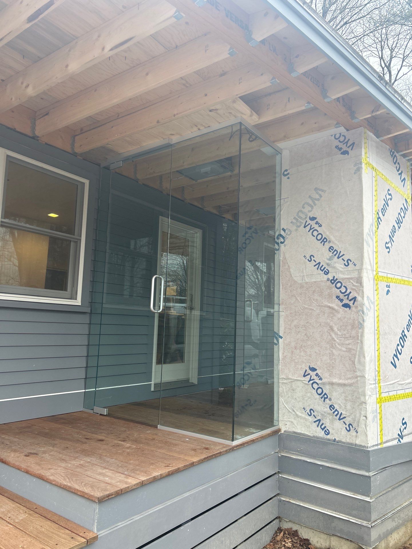 Glass Entryway using Tempered Glass by Cheshire Glass Company