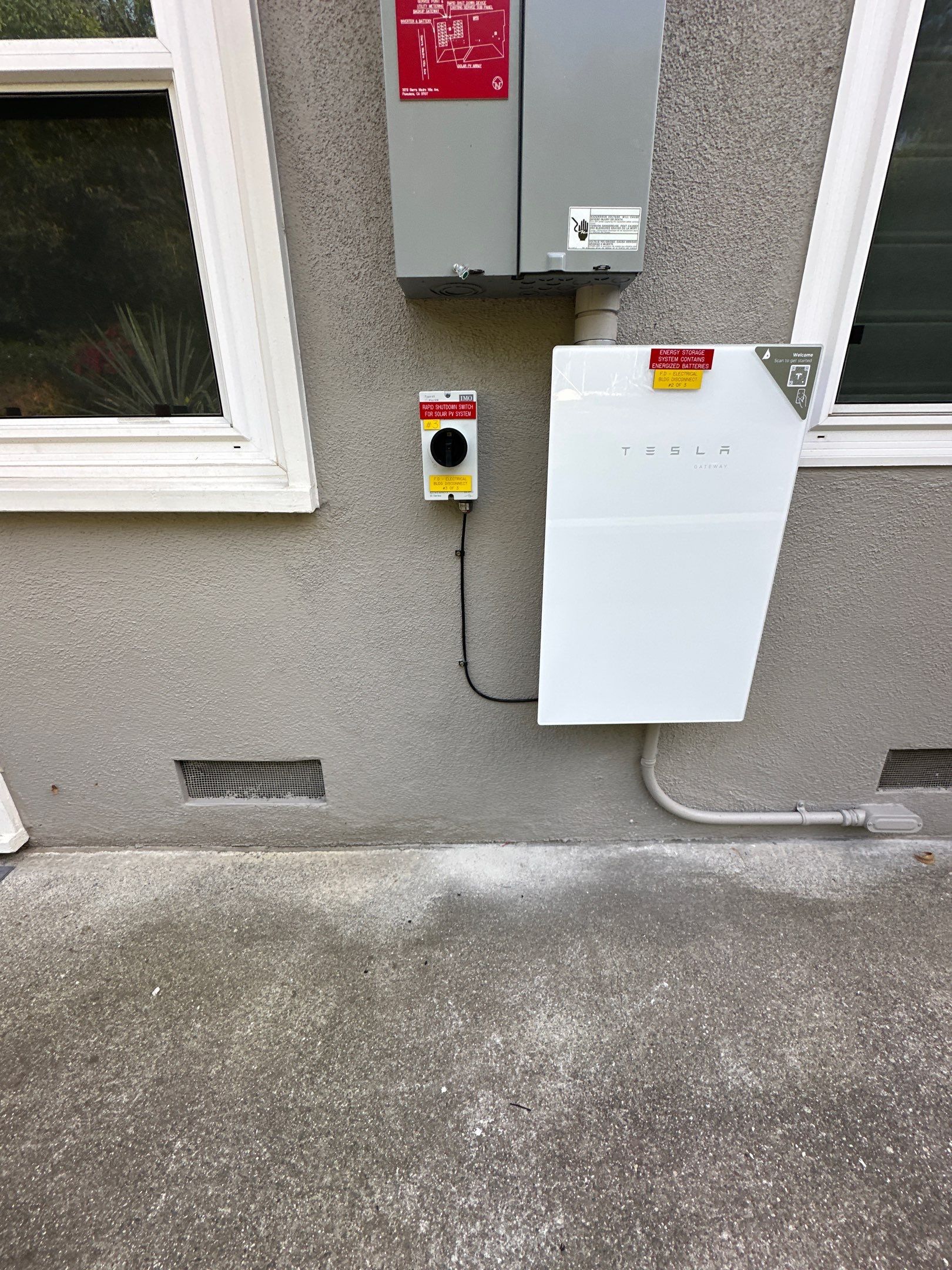 26-Panel Solar Array and Tesla Powerwall Installation in Pasadena by AWS Solar