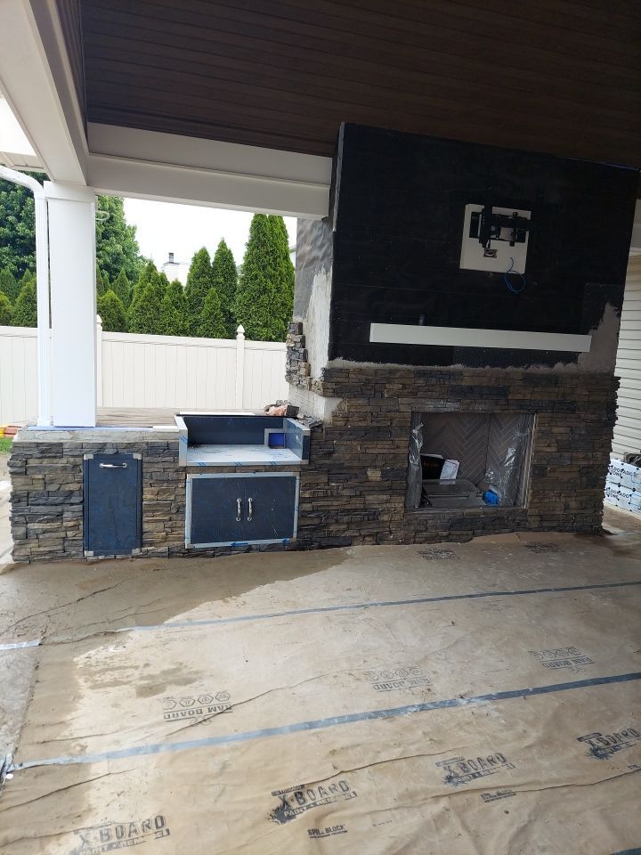 Outdoor Living Addition by Ivy Lea Construction