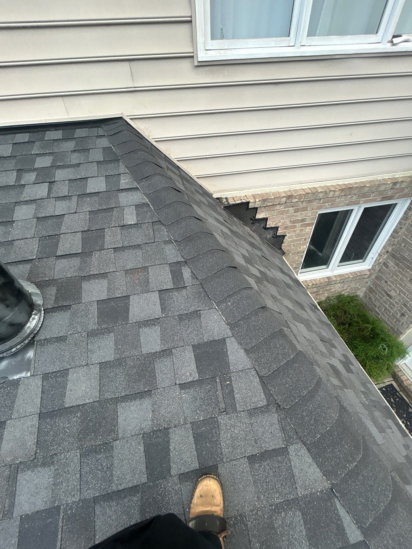 Great Falls : residential Roof with CertainTeed Landmark Pro in Max Def Moire Black  by RM Banning, Inc.
