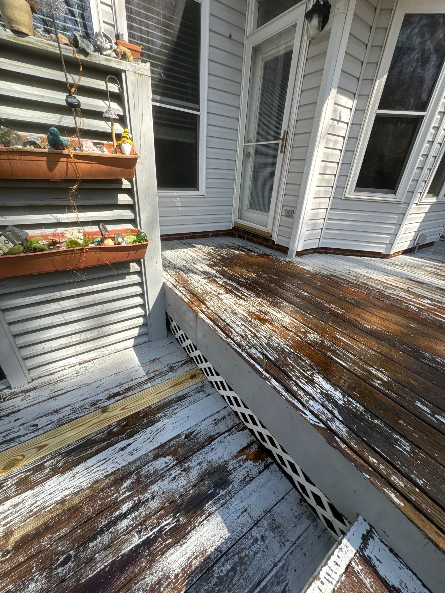 Deck using AcryFin by DuraSeal