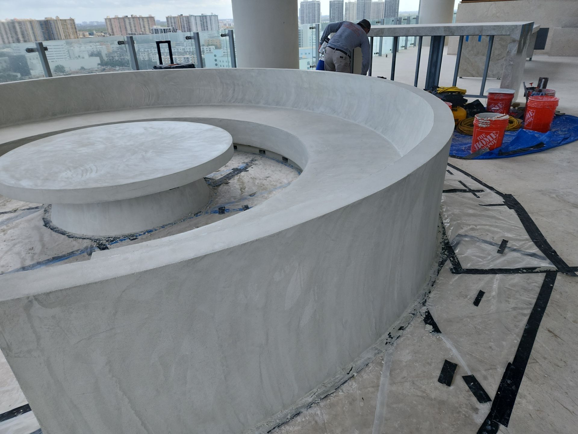 Microtopping over Furniture by Seamless Surfaces