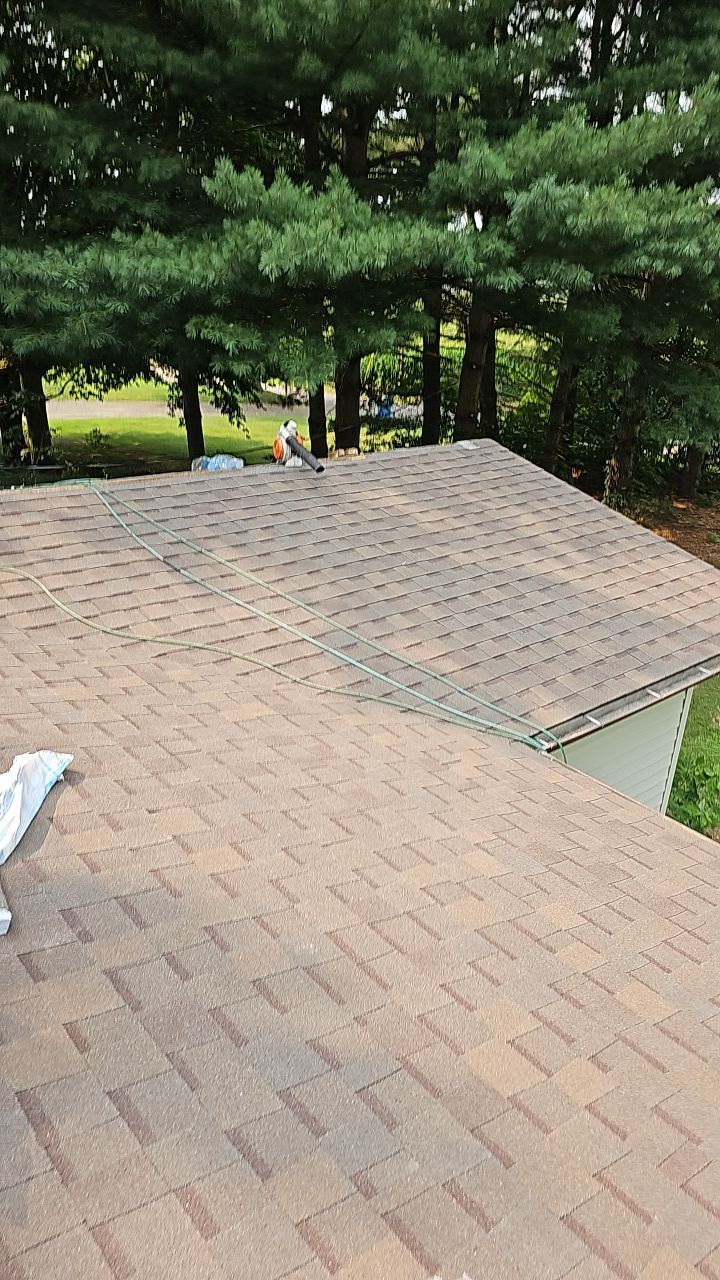 ATLAS PINNACLE COLOR: HEATHERBLEND by Eagle Eye Roofing