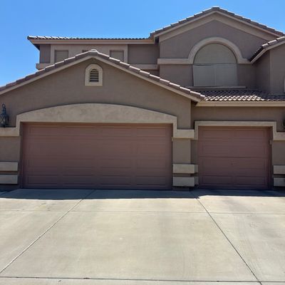 Locust Pl - Garage Door