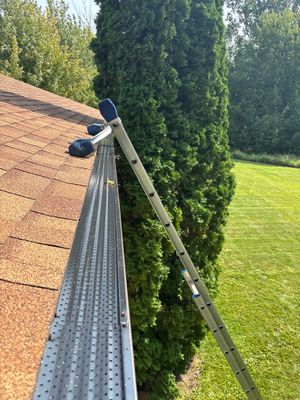5-Inch Seamless Gutter Installation with Leaf Exterminator – Corcoran, MN
