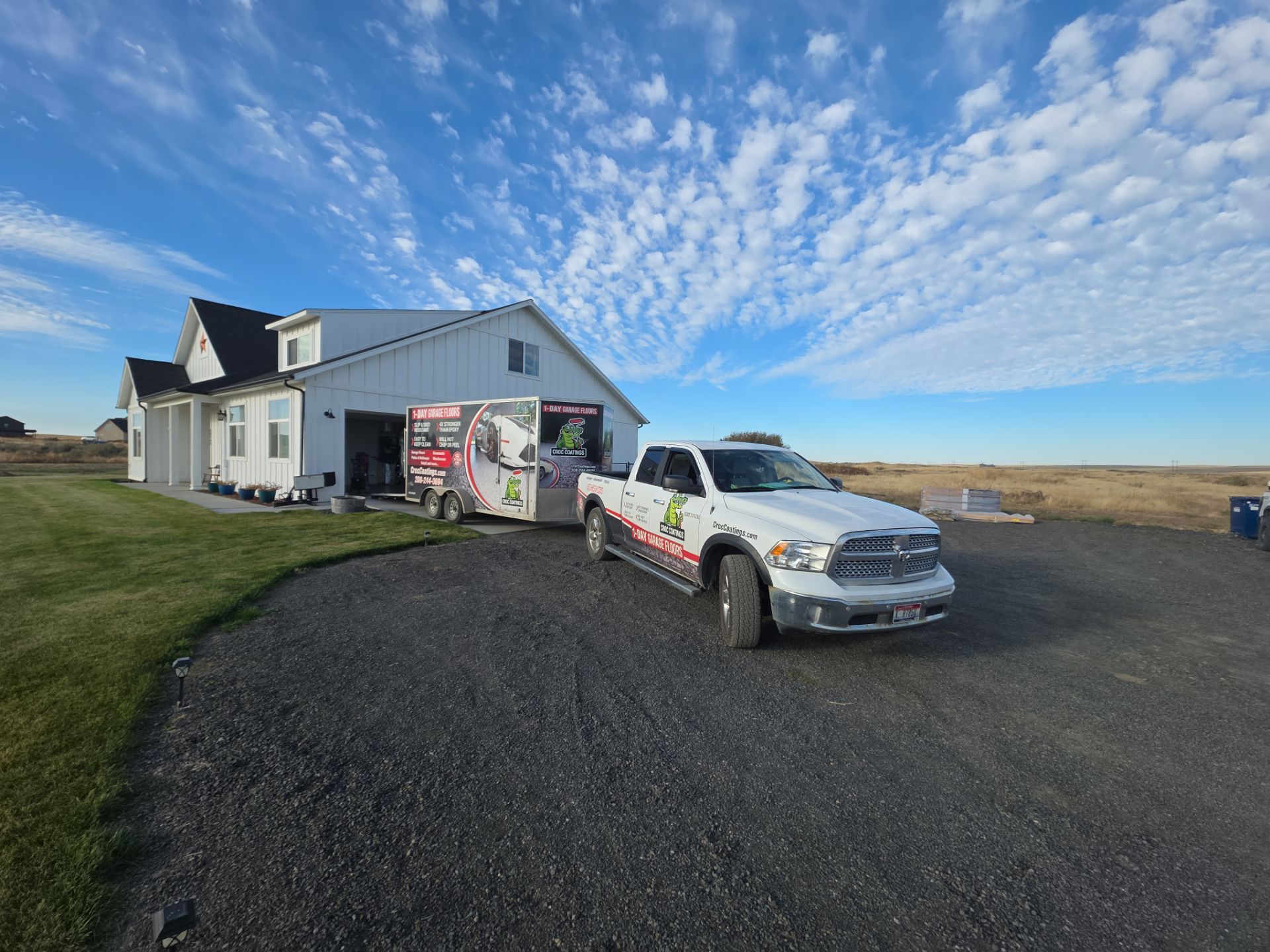 Polyaspartic Garage Floor Coating With Slate Hybrid Flake in Davenport by Croc Coatings, LLC