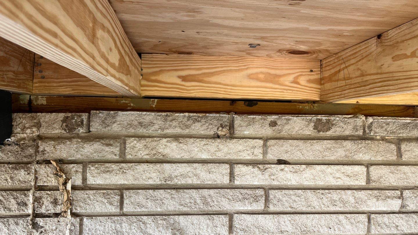 Beeville Backporch sittin' by Bayfront Roofing and Construction