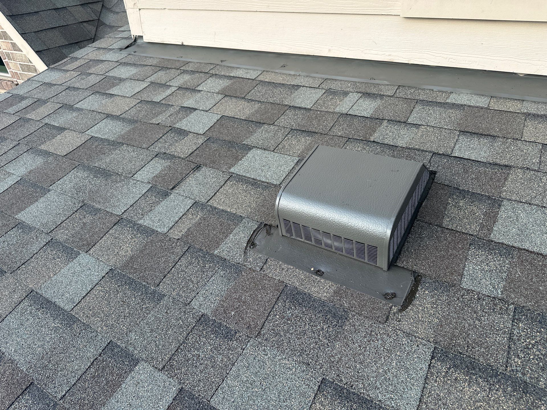 Owens Corning Duration Driftwood by Motion Roofing