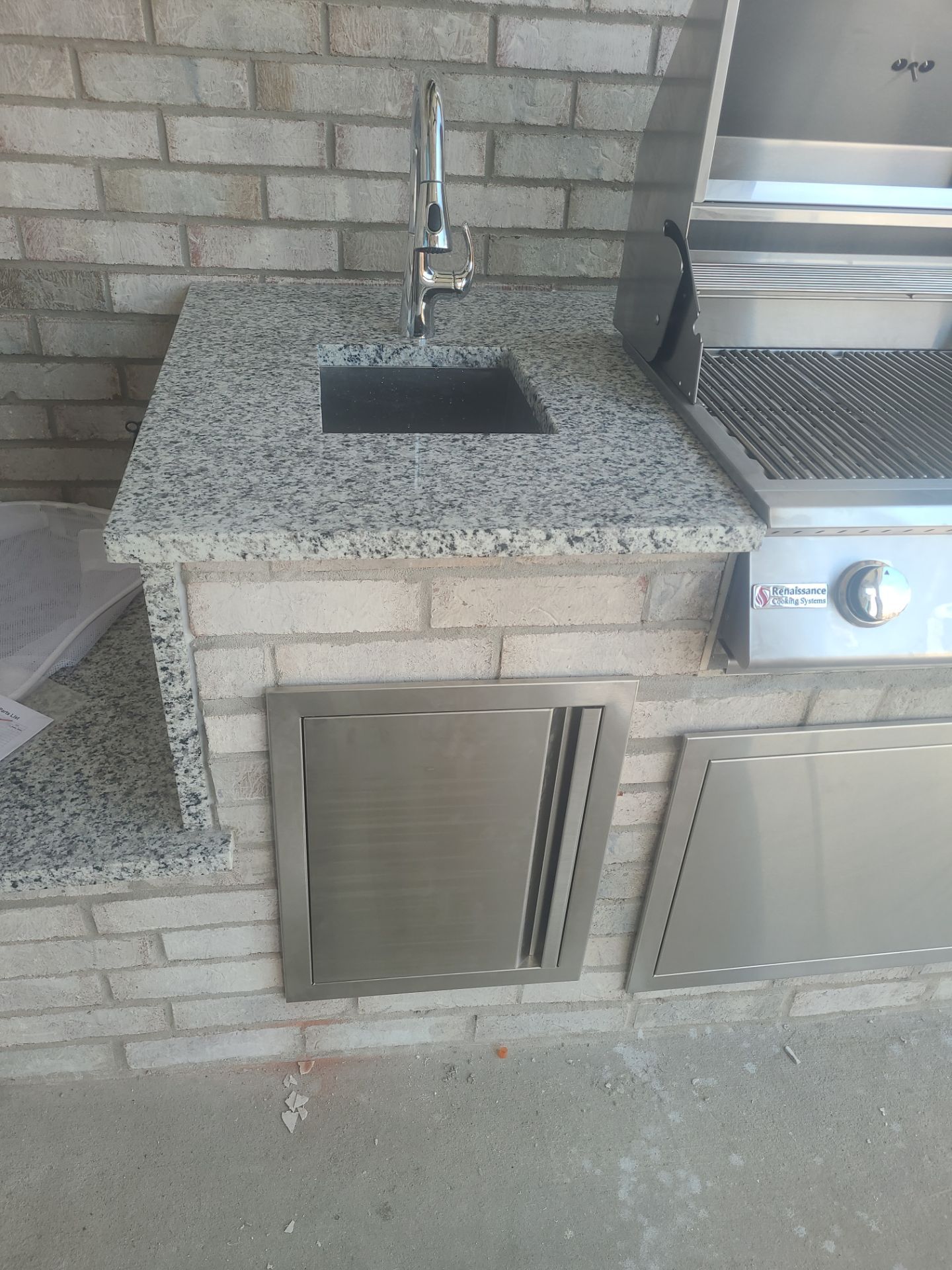 Summer Kitchen in Conroe, TX by SophAlx LLC