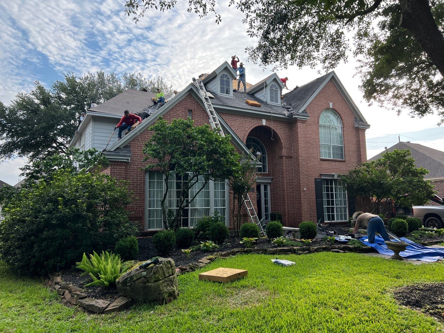 OC Duration Estate Gray by HHH Roofing & Construction