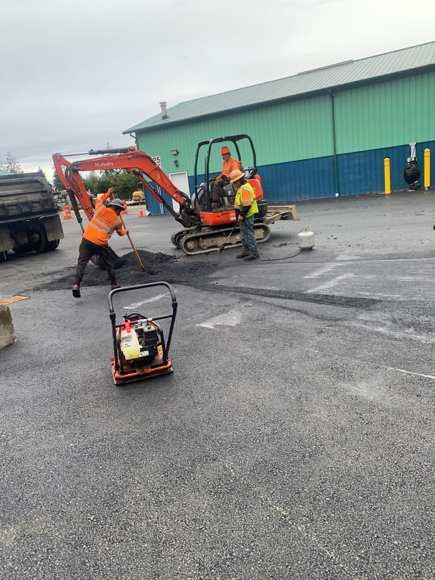 Asphalt Patch Repair | Lynnwood  by Jireh Asphalt & Concrete Inc 