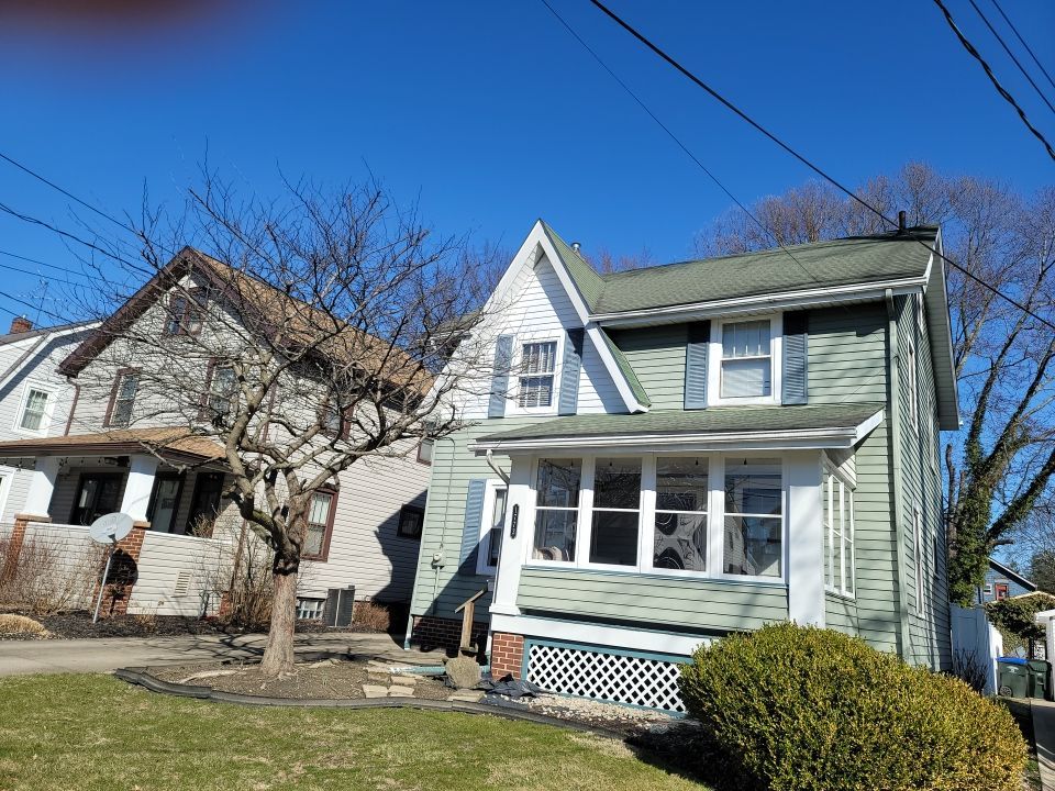 ATLAS PINNACLE COLOR: COASTAL GRANITE DRIP EDGE: WHITE by Eagle Eye Roofing