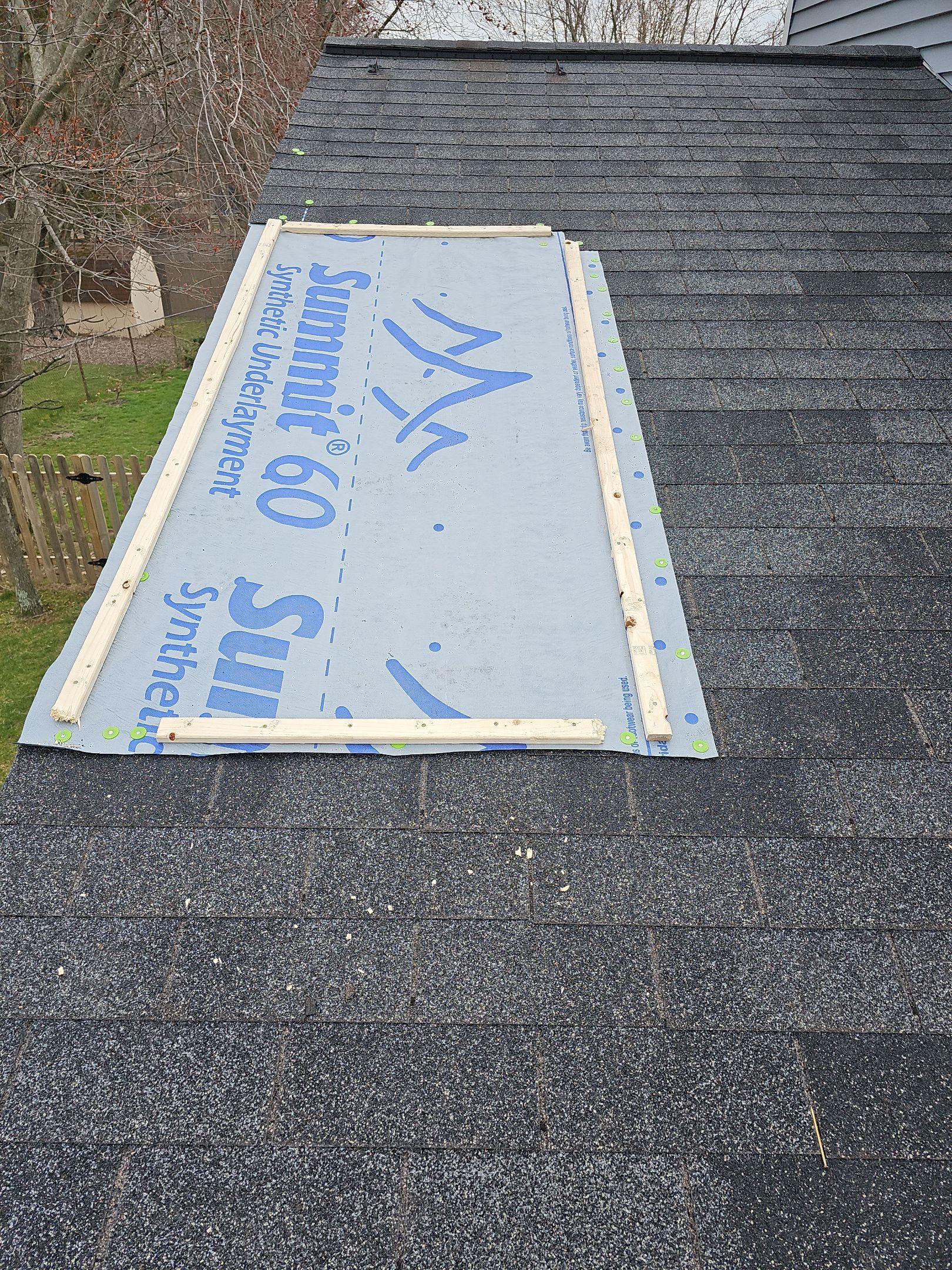 ATLAS PINNACLE COLOR: BLACK SHADOW DRIP EDGE: WHITE by Eagle Eye Roofing