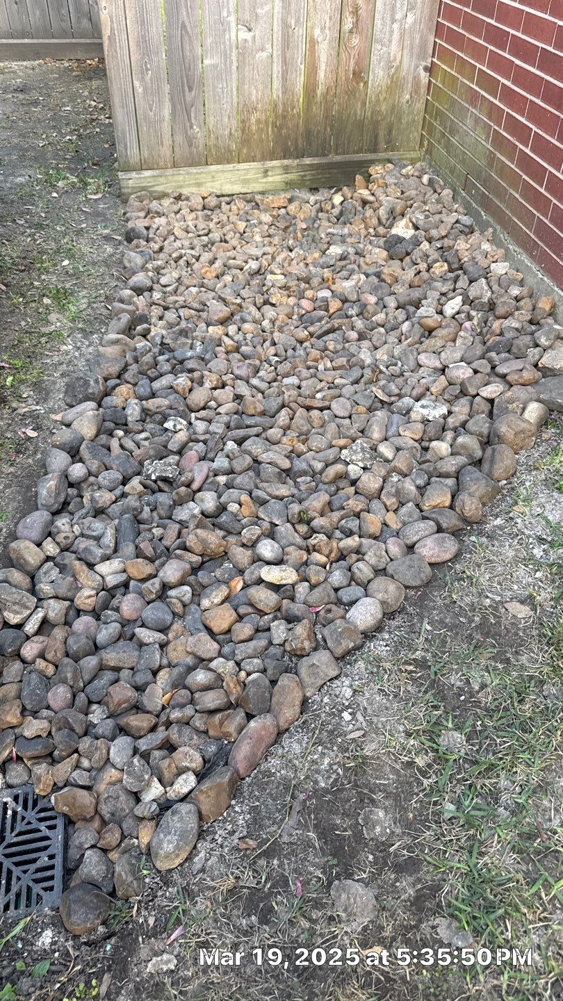 🌿 Mr. Kling – Front Yard Flower Bed Refresh & Backyard Walk Path by Texas Urban Elements