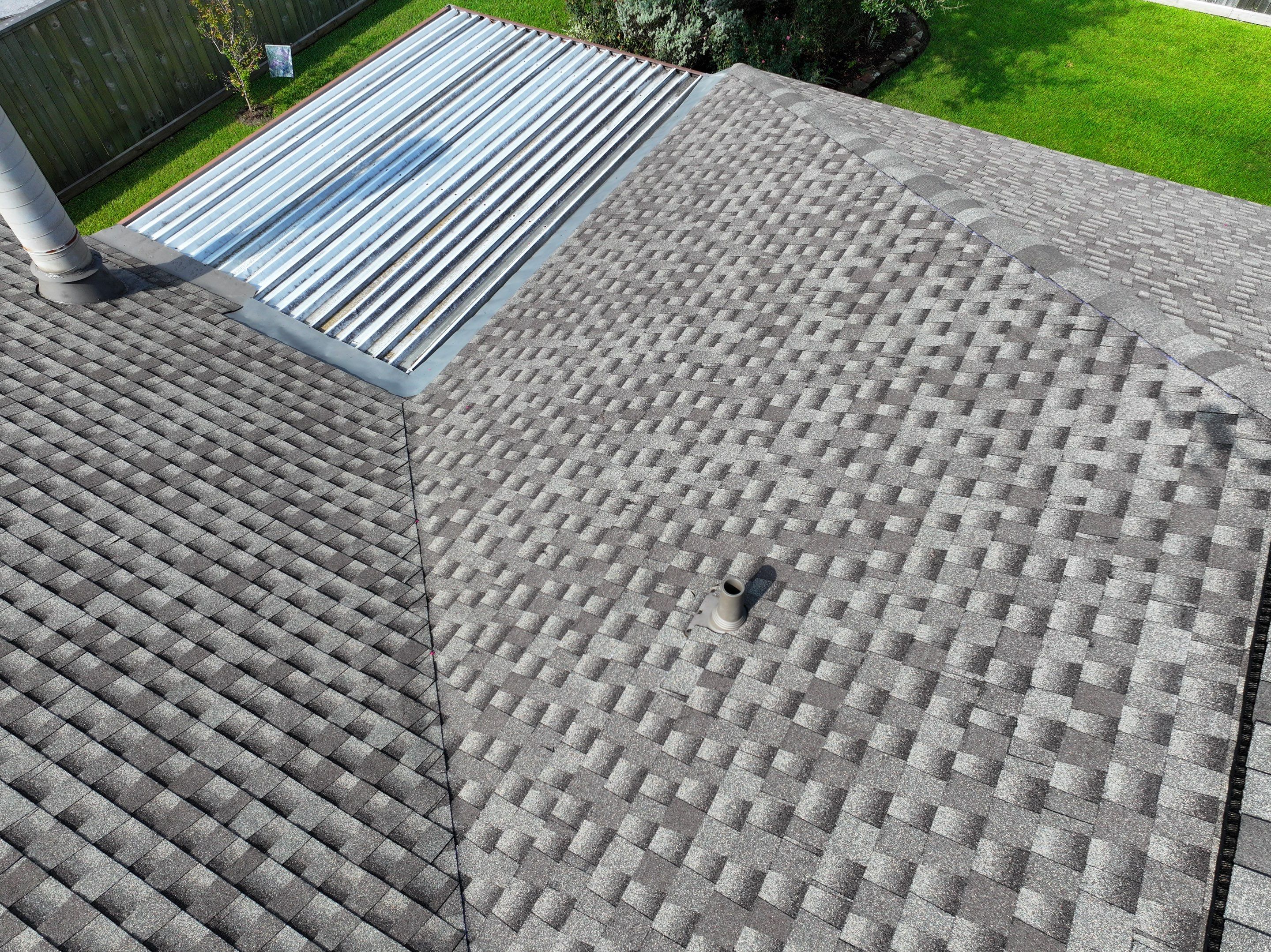 GAF HDZ - Weathered Wood by Elite Roofing LLC