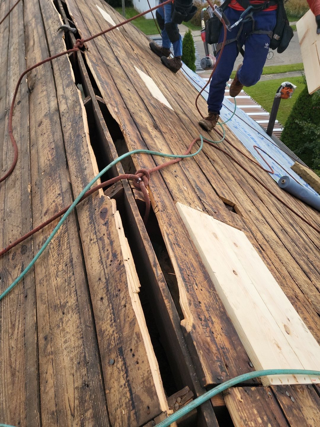 ATLAS PINNACLE COLOR: BURNT HICKORY DRIP EDGE: ROYAL BROWN by Eagle Eye Roofing