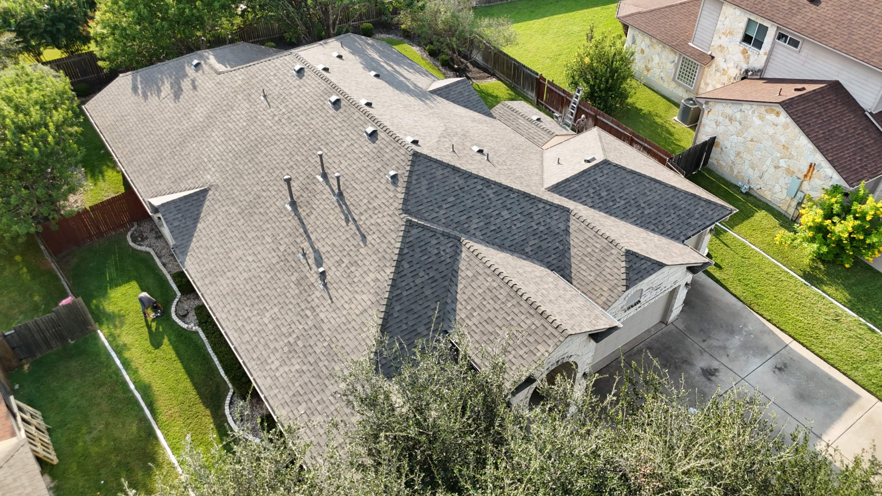 Weathered Wood - Malarkey Vista by RoofsOnly.com