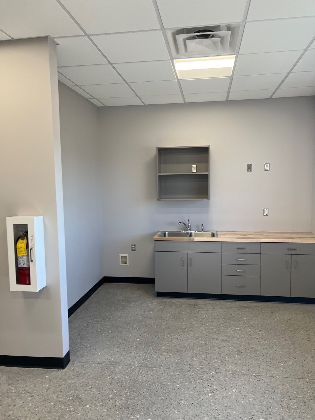 On Track Shop by Cutting edge painting 