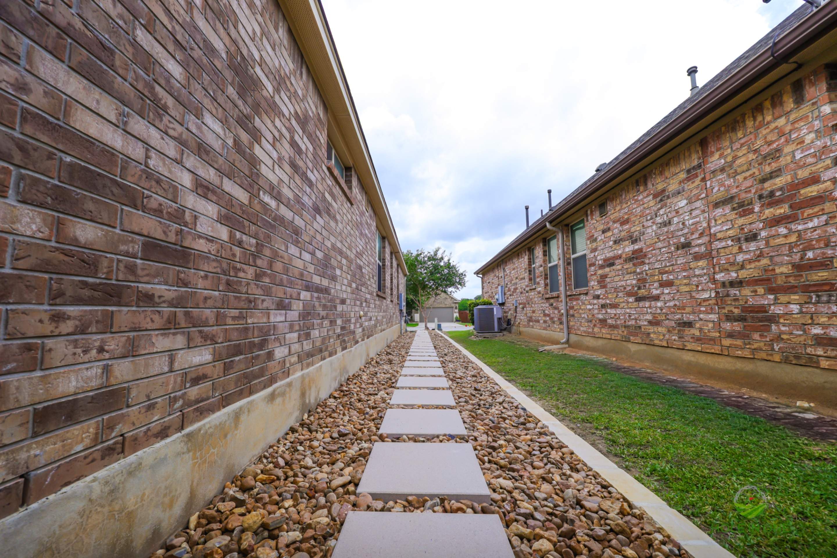 Wortham Oaks, San Antonio TX by Hole In One Lawns, LLC