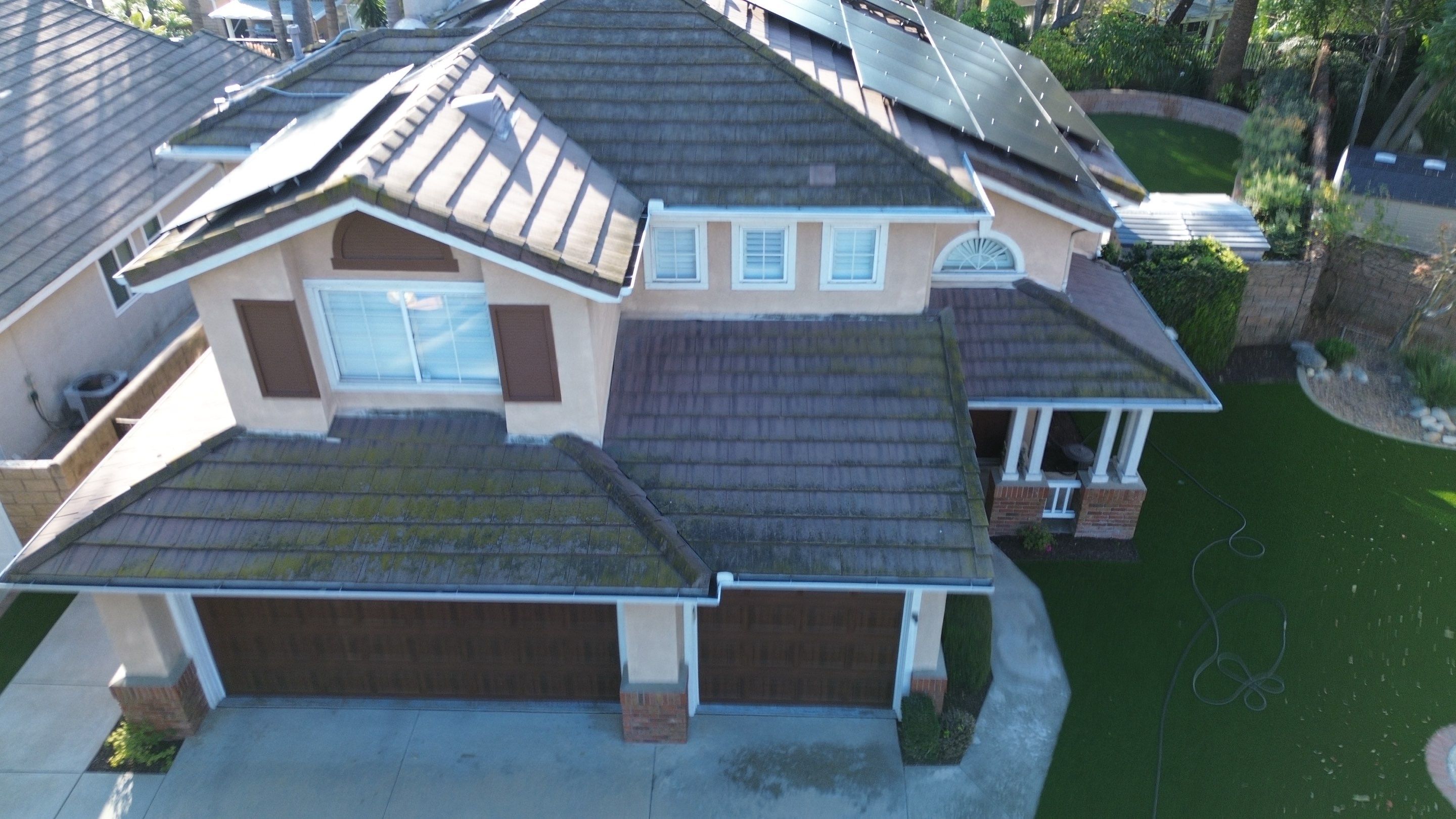 Roof Cleaning by Pirate Pete’s Power Washing