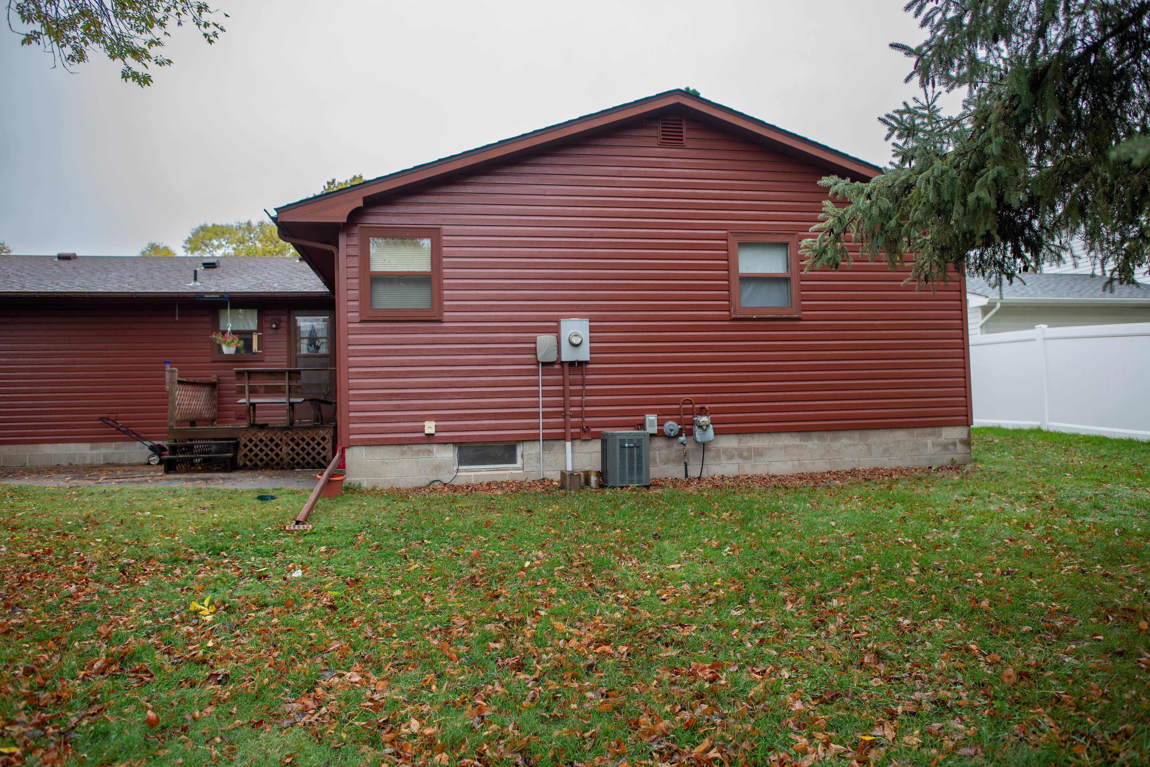 EDCO Steel Siding Installation in Classic Red – Hutchinson, MN by Next Level Seamless Gutters / Exteriors Inc.